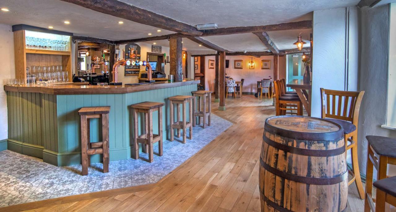 Chequers Inn Fladbury Esterno foto