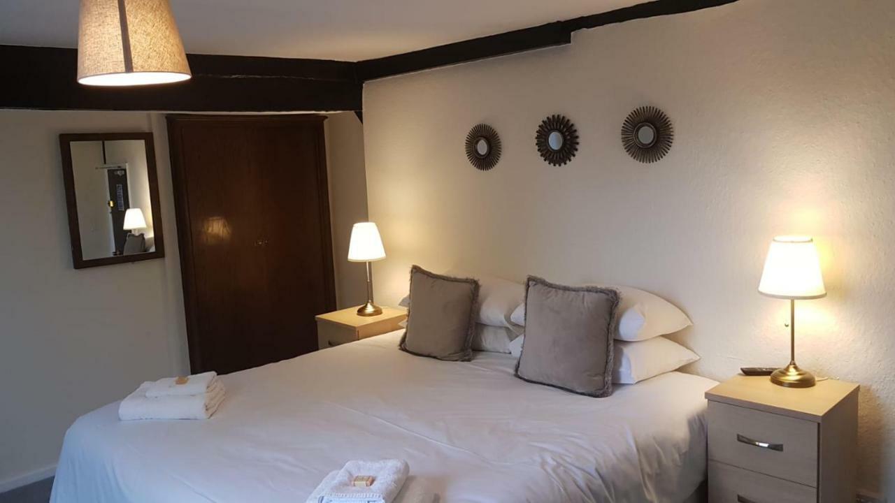 Chequers Inn Fladbury Esterno foto